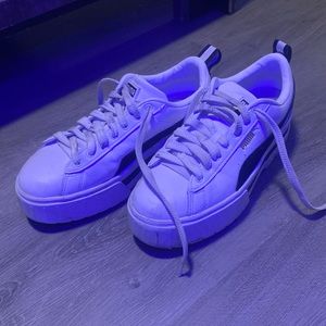 I just found these in the back of my closet, wore them once to homecoming!!